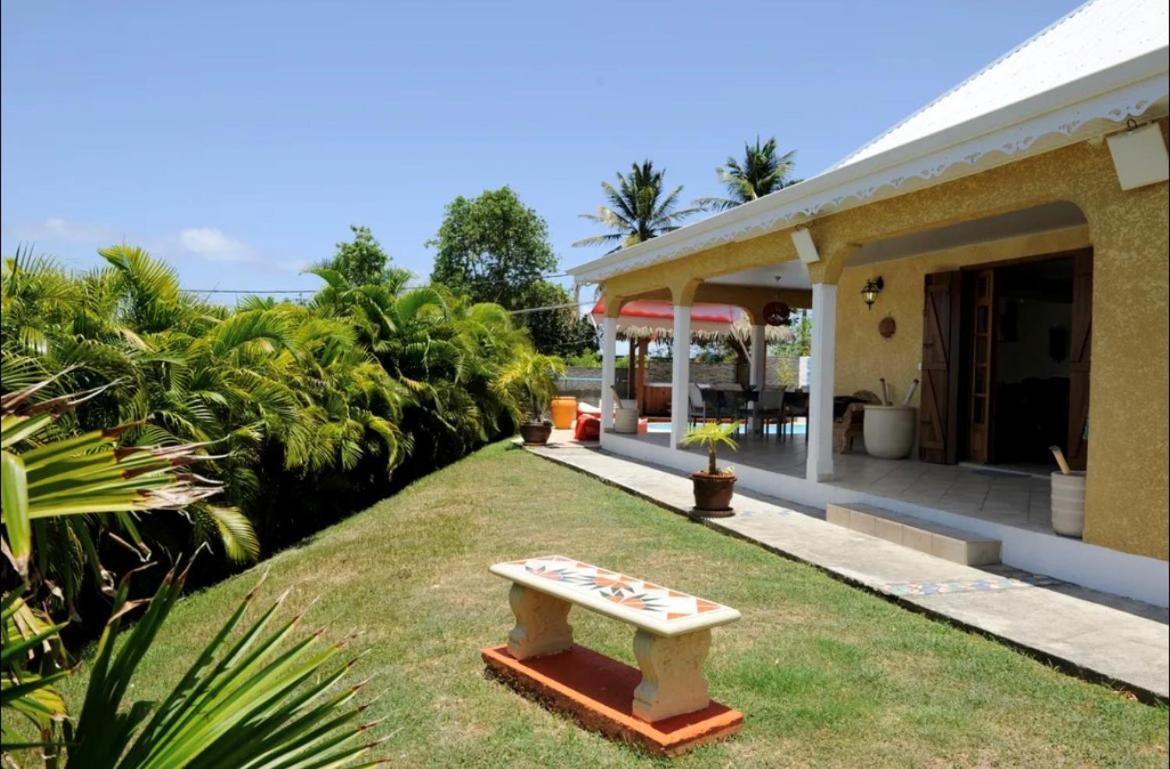La Baie Des Bambous Villa Le Moule Exteriör bild